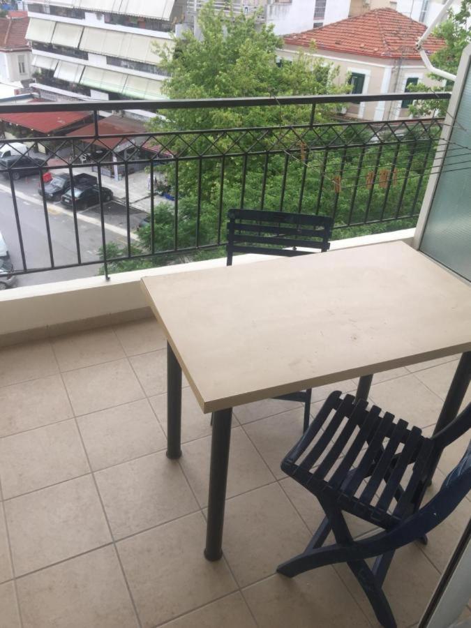 Studio By The Train Station 2 لاريسا المظهر الخارجي الصورة